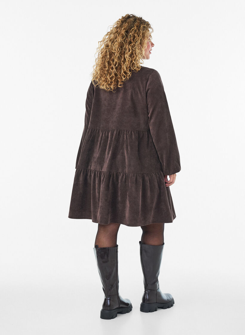 Robe en velours c&ocirc;tel&eacute; coupe A avec col montant, Marron, Model image number 2