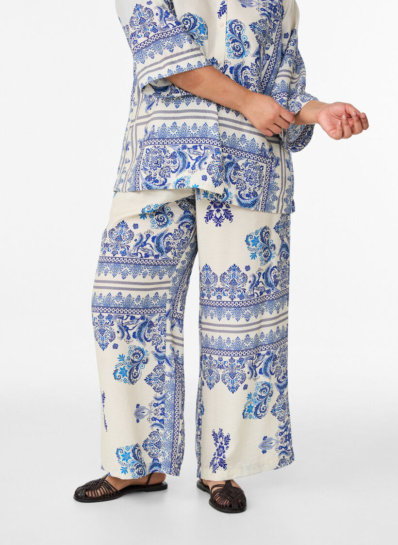 Pantalon large &agrave; motifs, 9991, Model image number 3