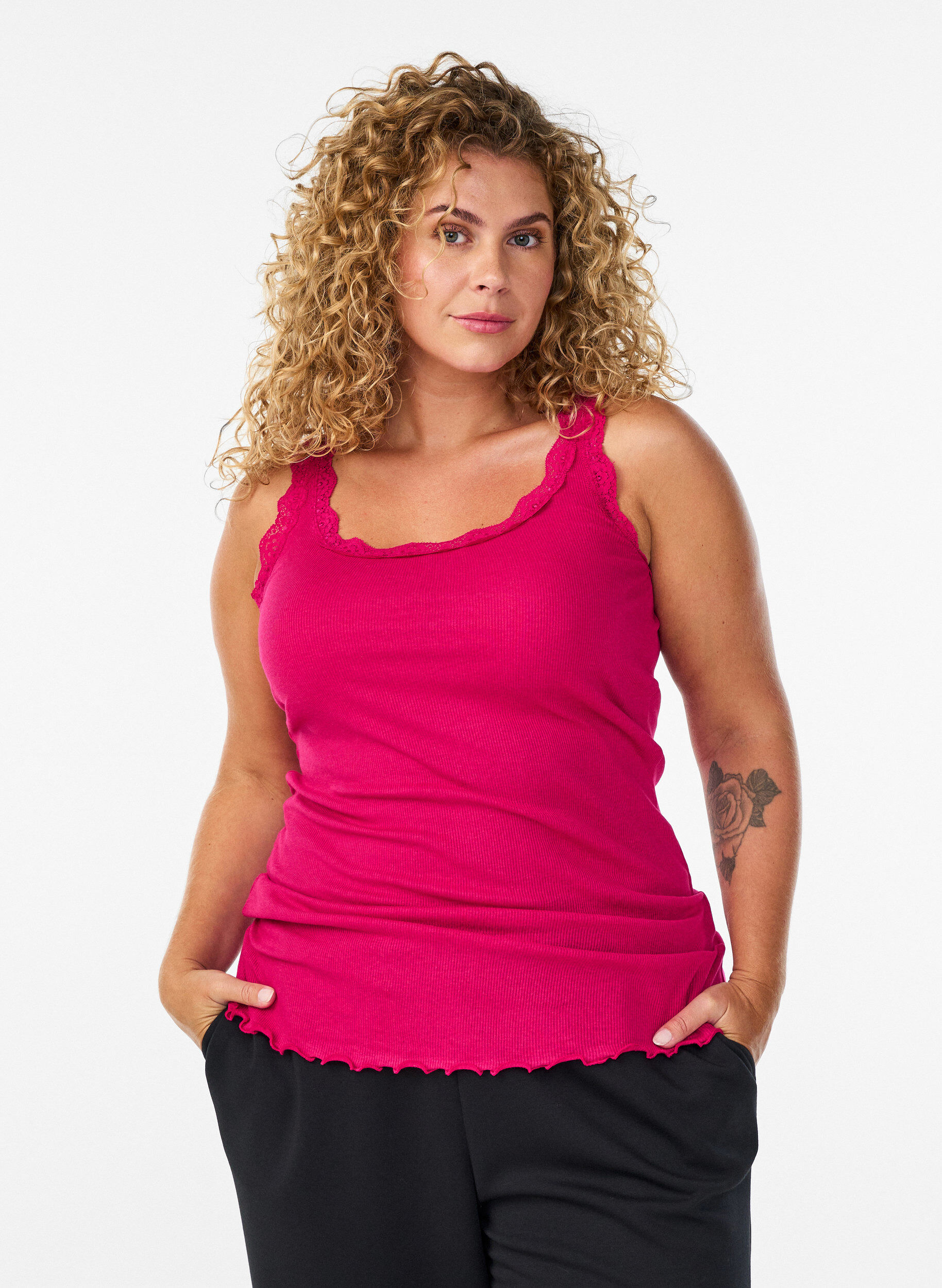 ZizziHaut avec bordure en dentelle, Rose, Model image number 0
