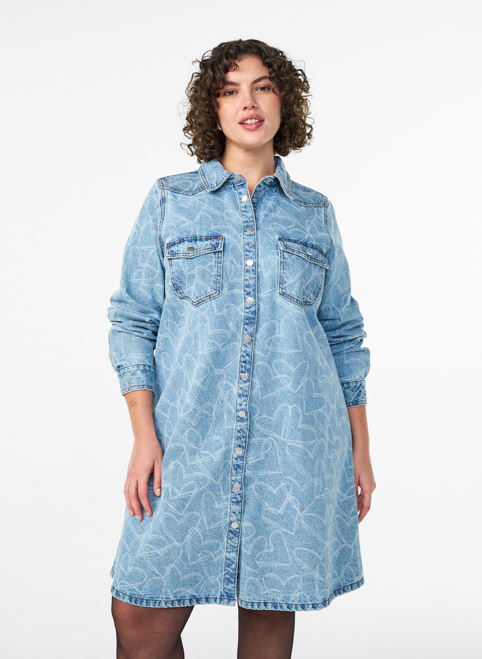 Robe en jean &agrave; motif c&oelig;urs, Bleu Clair, Model