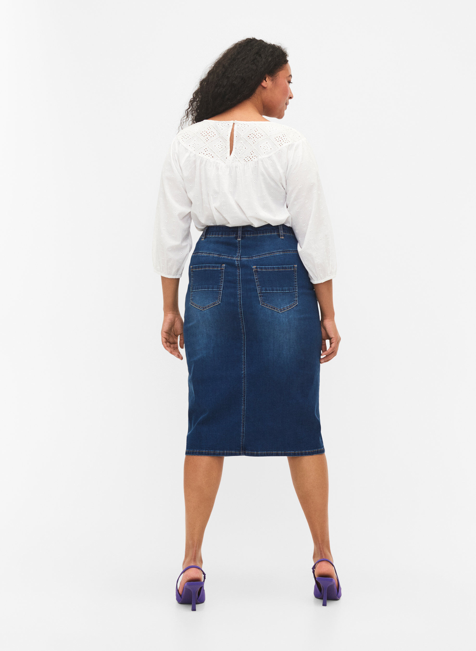 Zizzi Jupe midi en jean avec fente, Bleu, Model image number 2