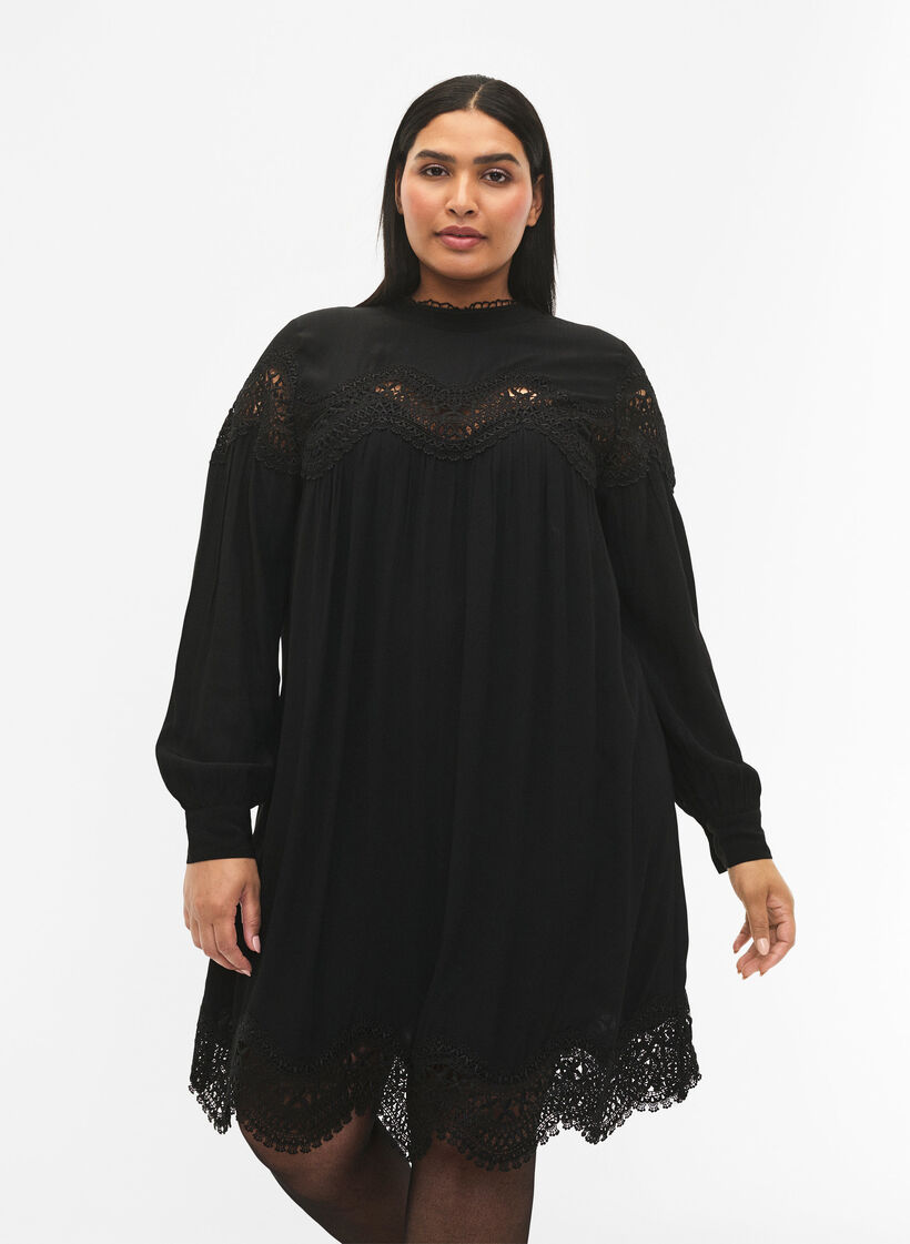 Robe en viscose avec ornements brodés, Black, Model image number 0