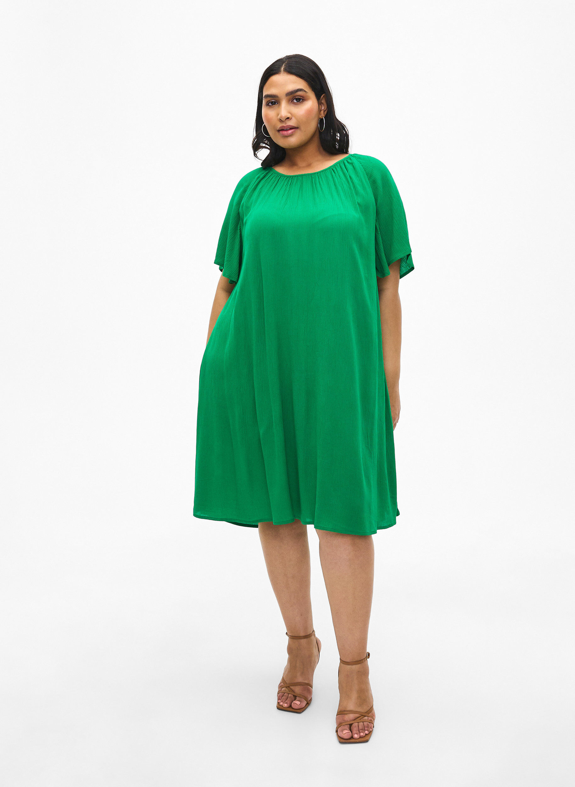 Zizzi Robe en viscose &agrave; manches courtes, Jolly Green, Model image number 2