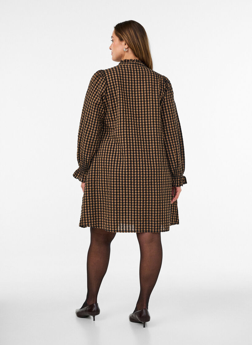 Robe &agrave; carreaux en coton avec volants, Marron, Model image number 2