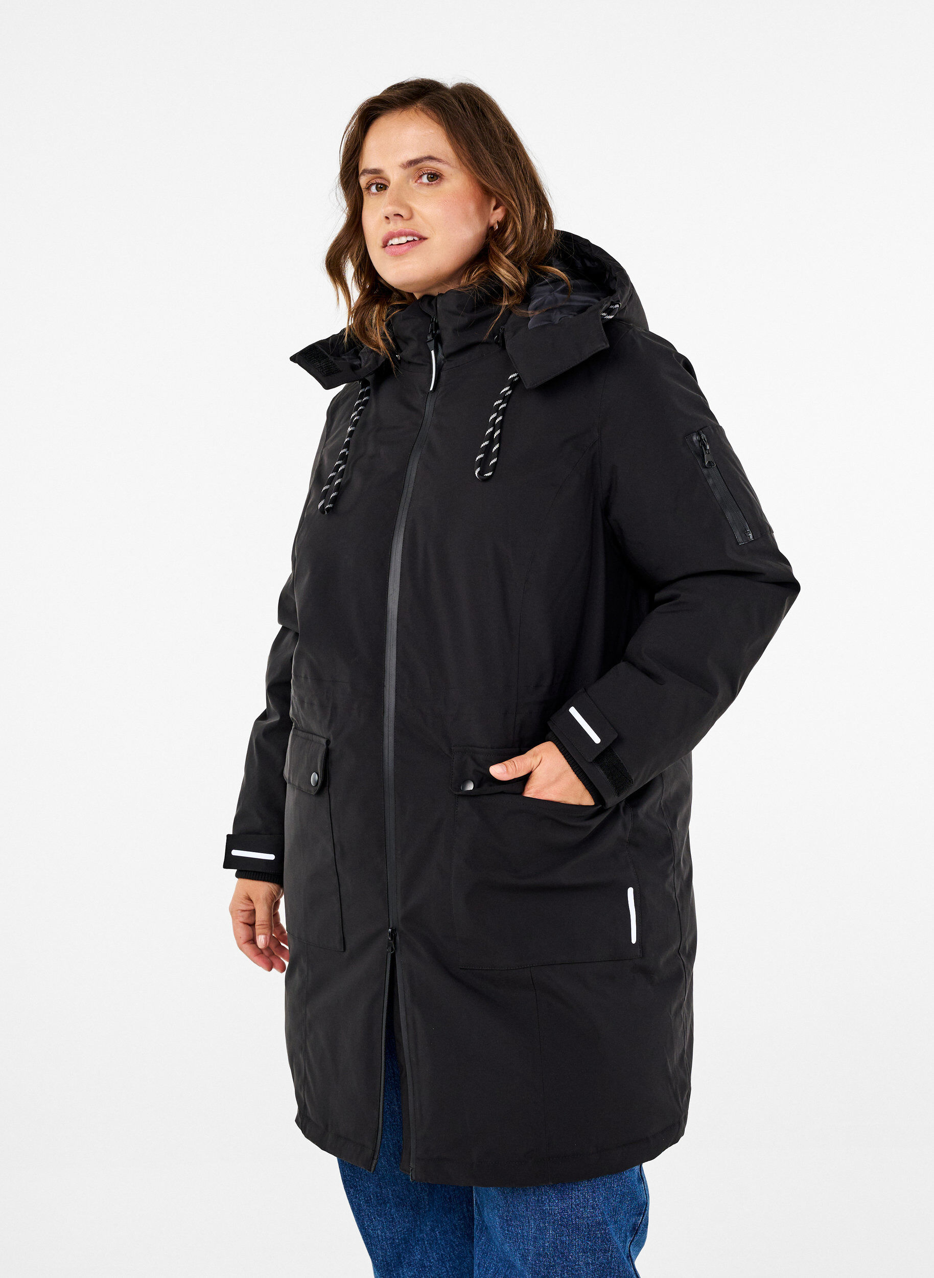 Zizzi Veste d'hiver pratique avec capuche et poches, Noir, Model image number 0