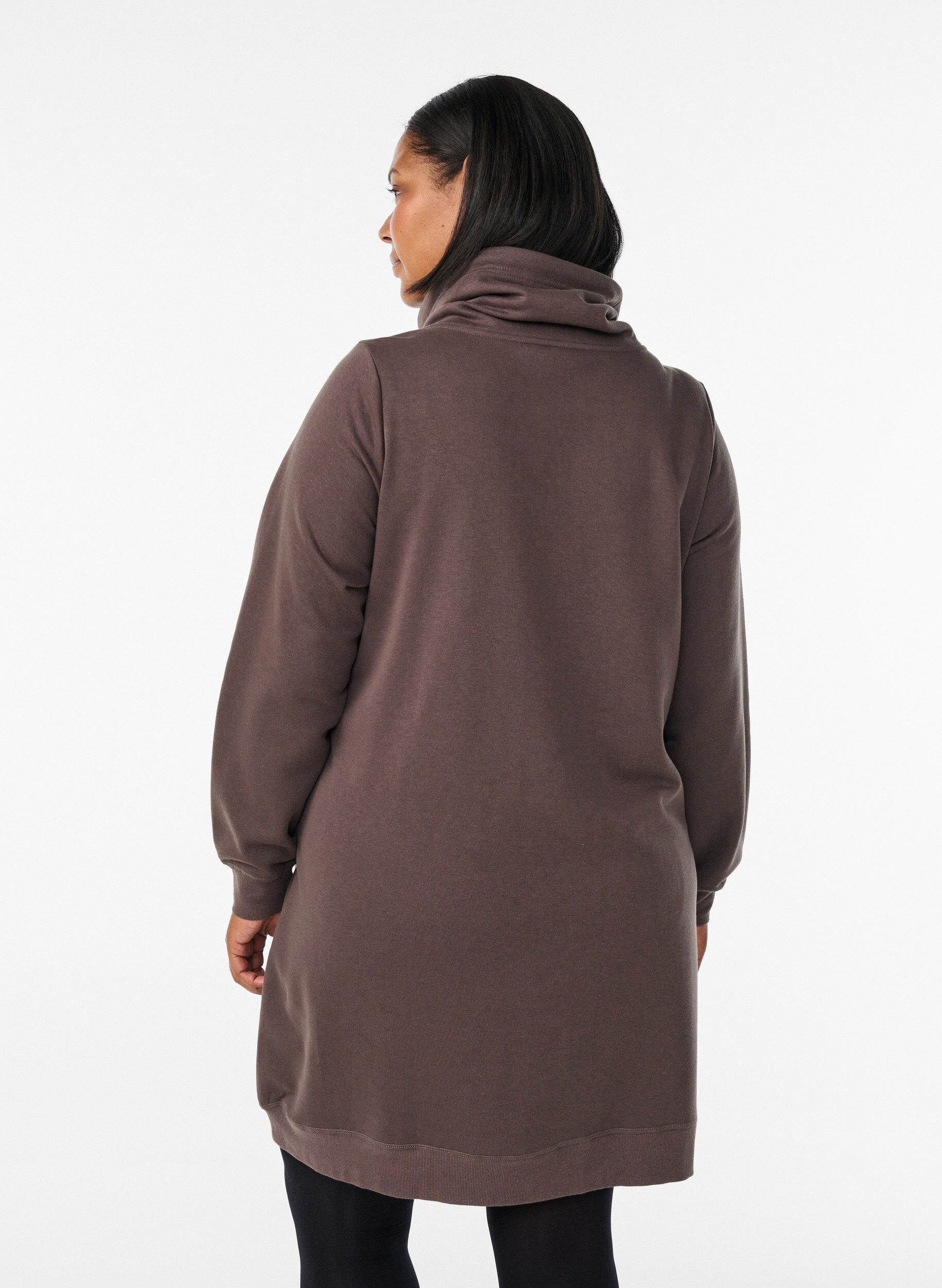 Zizzi FLASH - Robe sweat-shirt courte &agrave; col montant et poches, Marron, Model image number 2