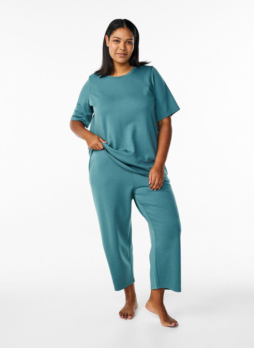 Pantalon 7/8 en modal mélangé avec poches, Vert, Model image number 0