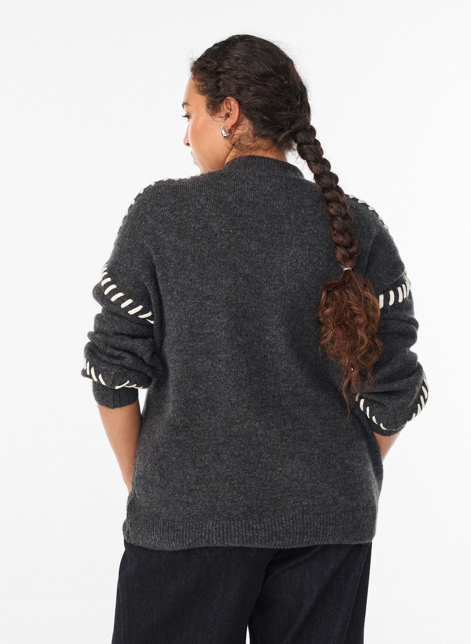 Zizzi Pull avec surpiq&ucirc;res d&eacute;coratives, Gris anthracite, Model image number 2