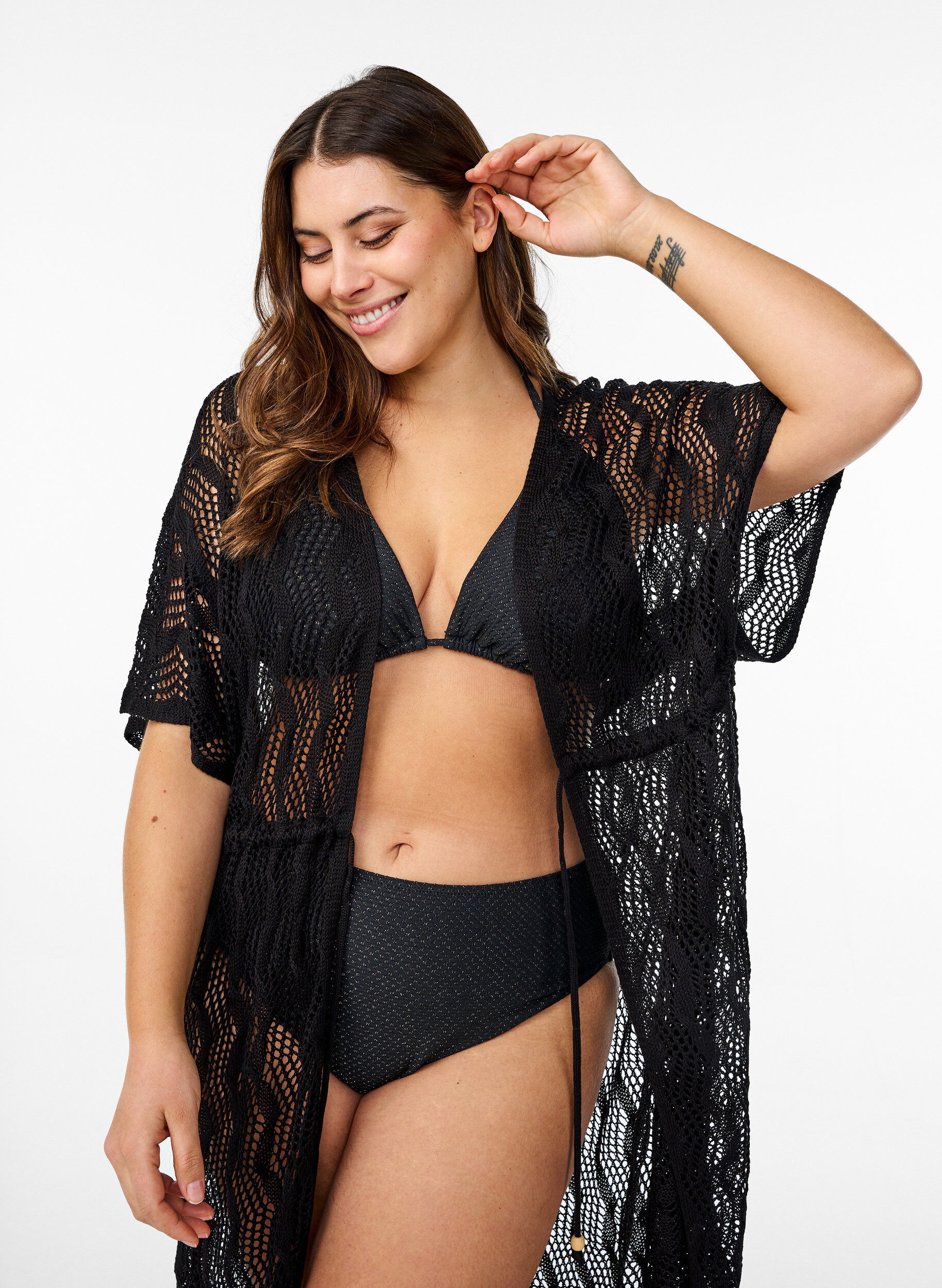 Zizzi Kimono de plage avec ceinture &agrave; n&oelig;ud, Noir, Model image number 2