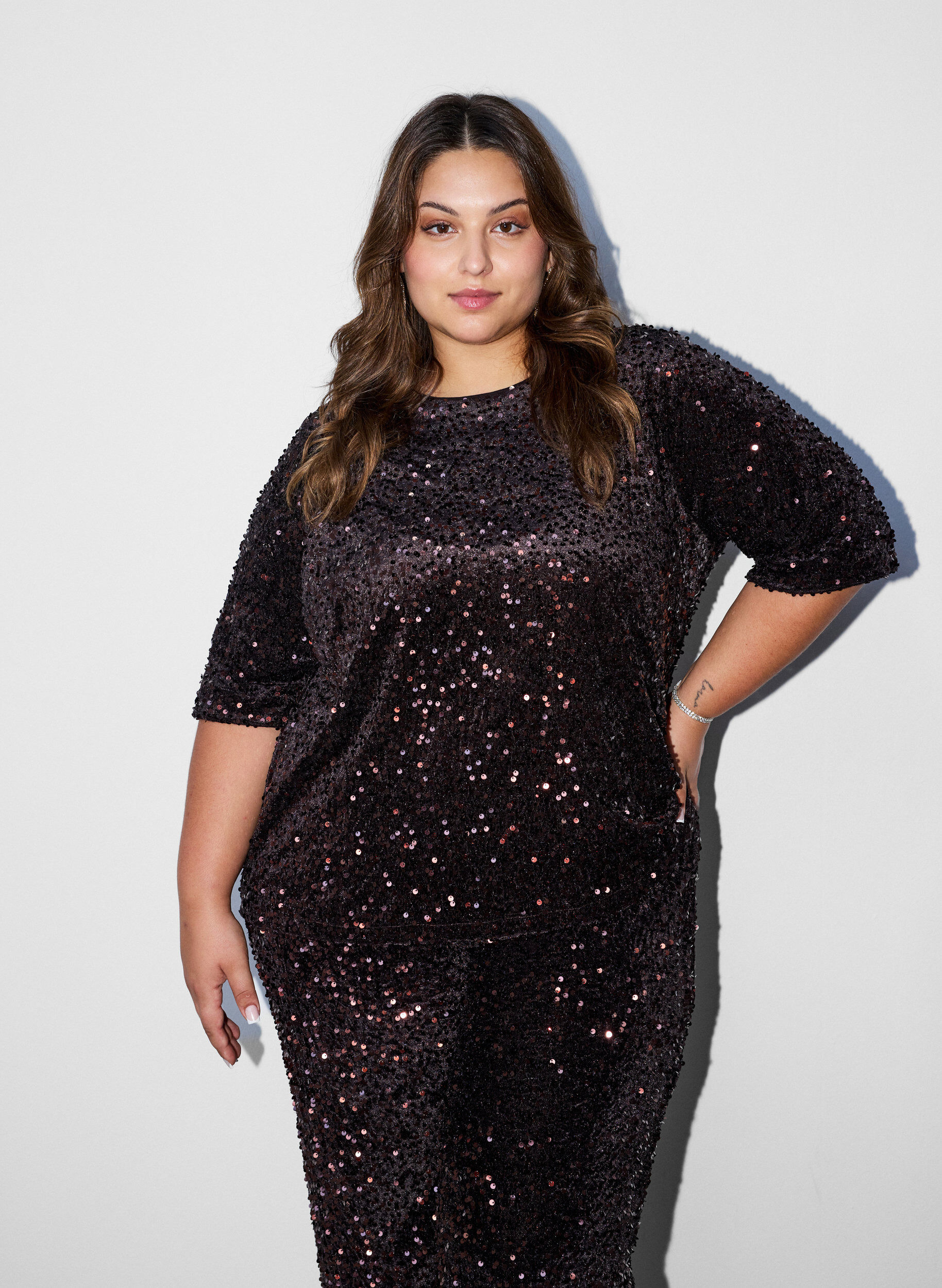ZizziBlouse en sequins avec manches au coude, Marron, Model image number 0
