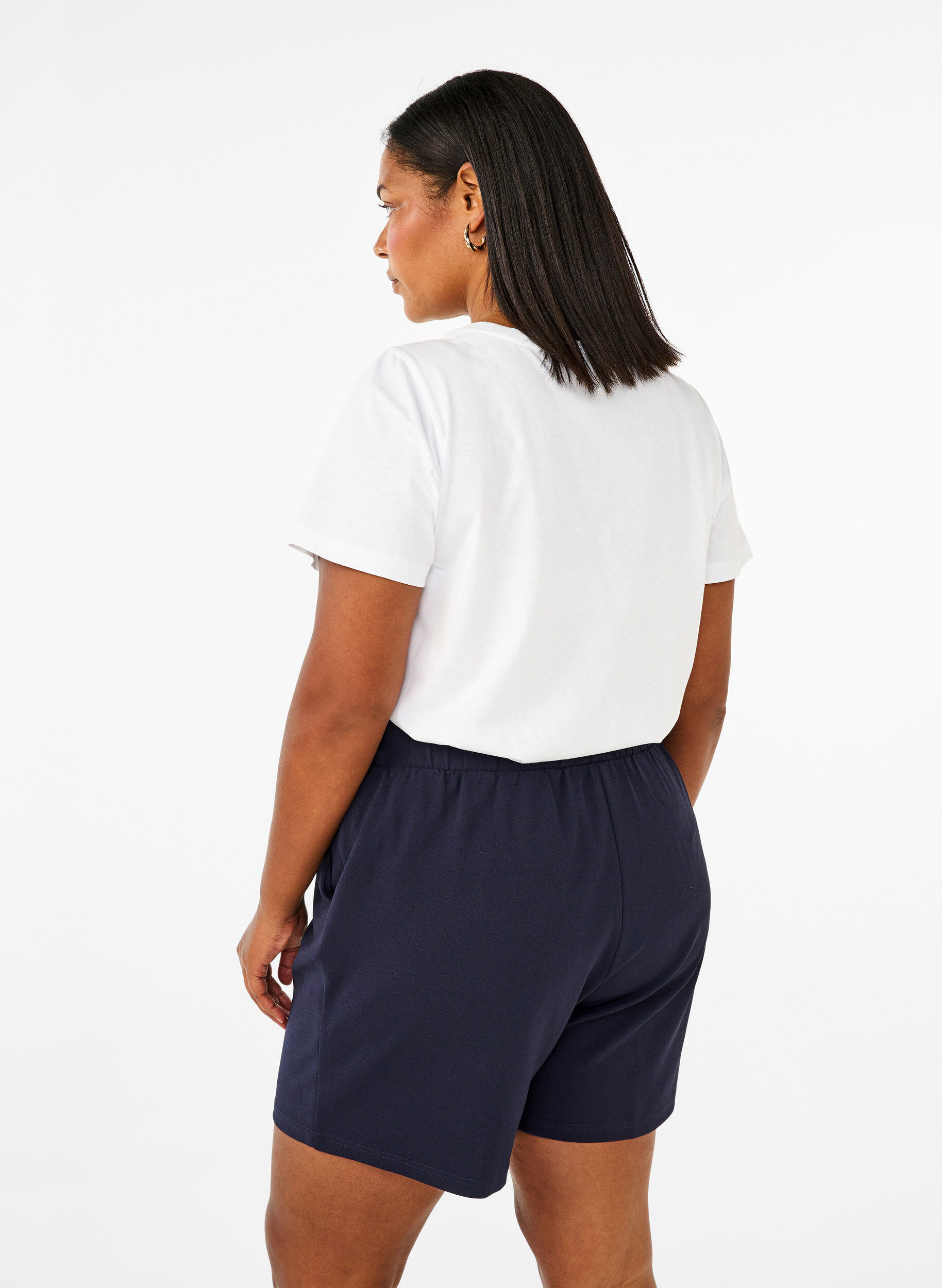 Zizzi Short avec poches et coupe ample, Bleu, Model image number 2