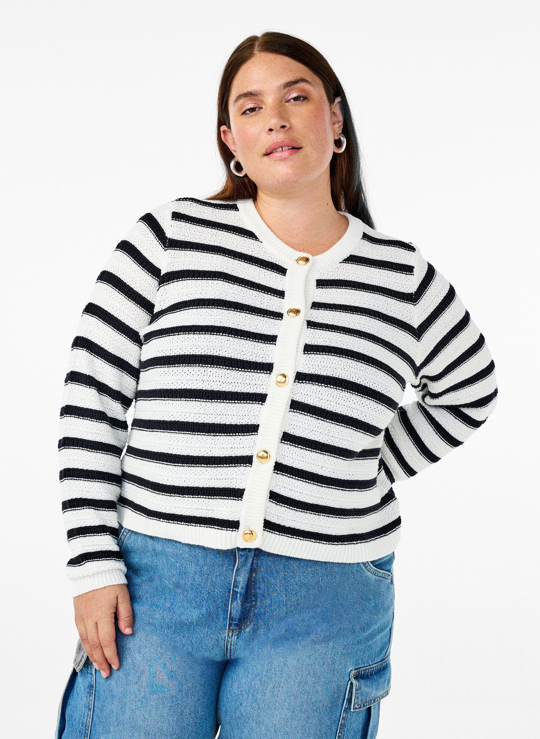 Zizzi Cardigan en maille &agrave; rayures avec boutons dor&eacute;s, Cloud D. w. Black, Model image number 0