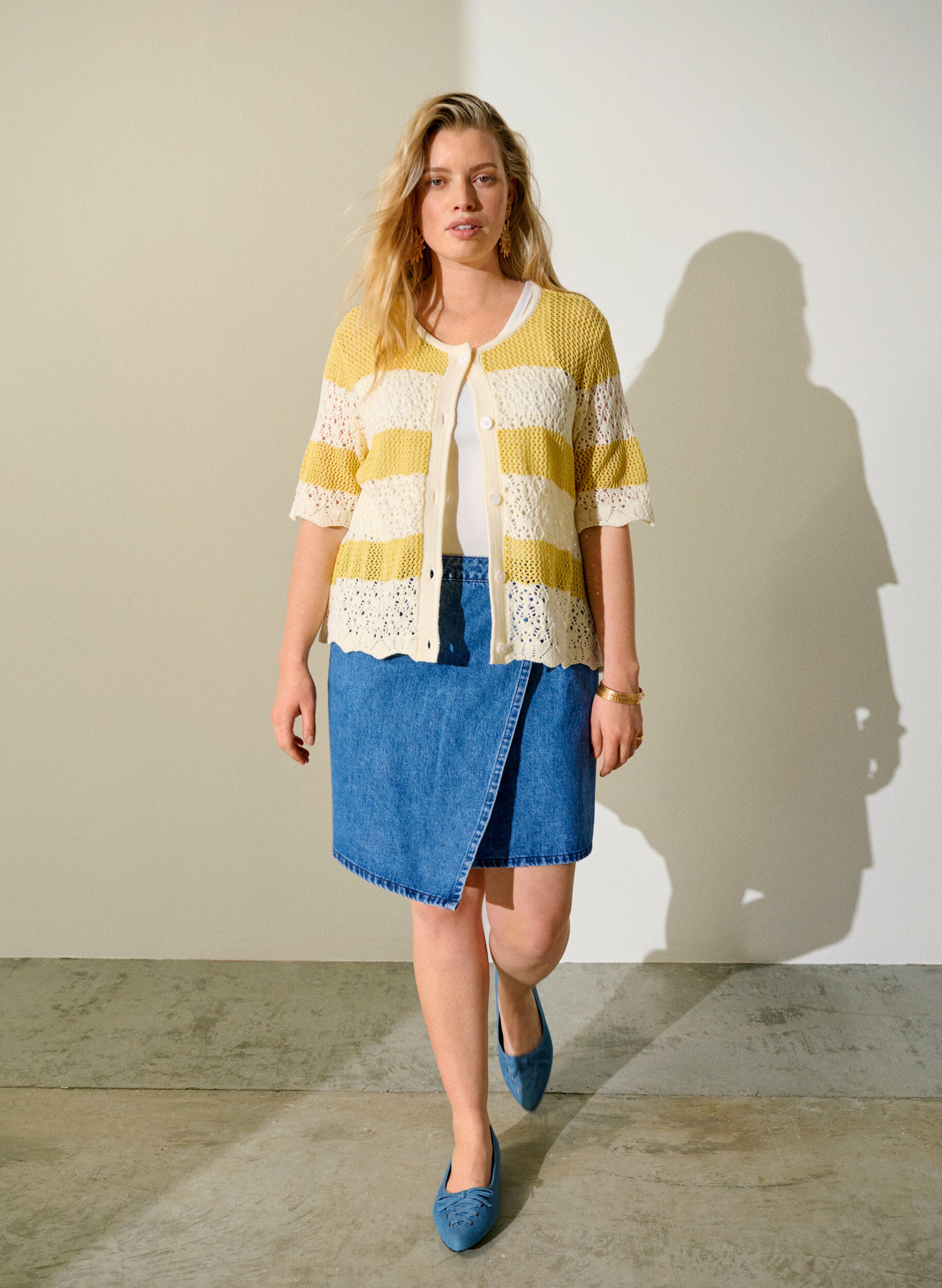 Jupe en jean courte &agrave; coupe &eacute;vas&eacute;e