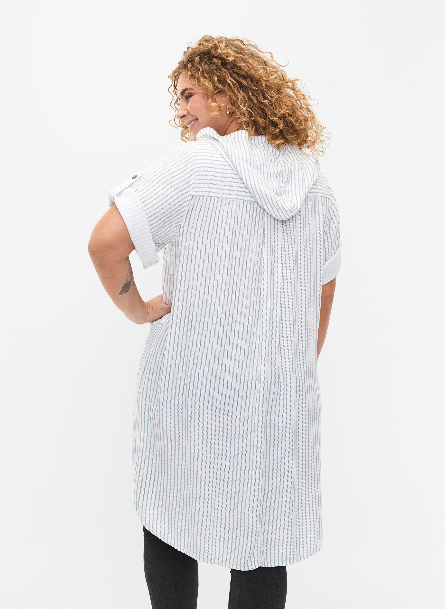 Zizzi Tunique &agrave; manches courtes en viscose avec capuche, Chinois Green Stripe, Model image number 1