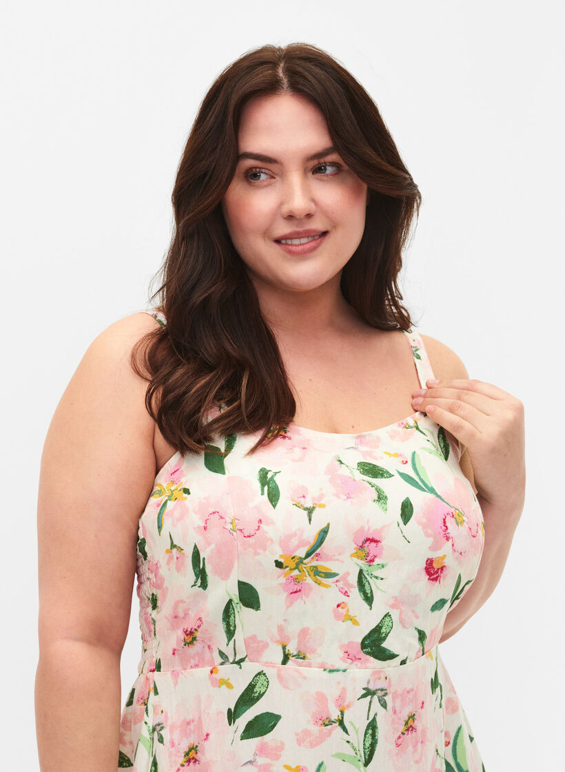 Robe à bretelles en viscose florale avec smocking, Off White Flower, Model image number 2