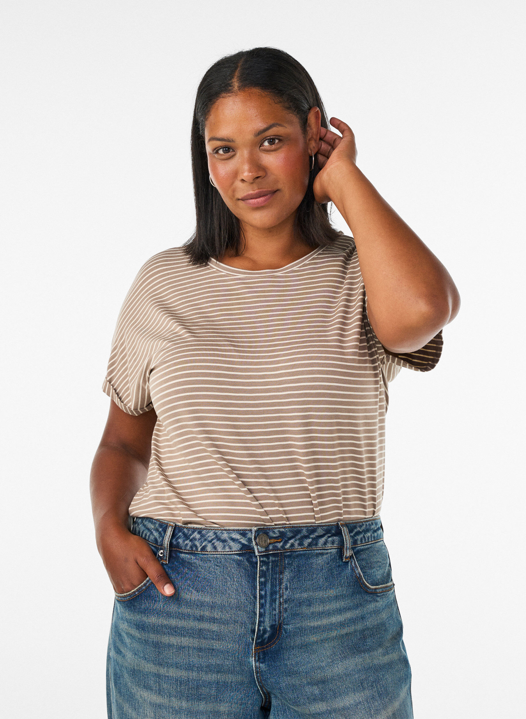 ZizziT-shirt ray&eacute; en viscose avec un col rond, Beige, Model image number 0