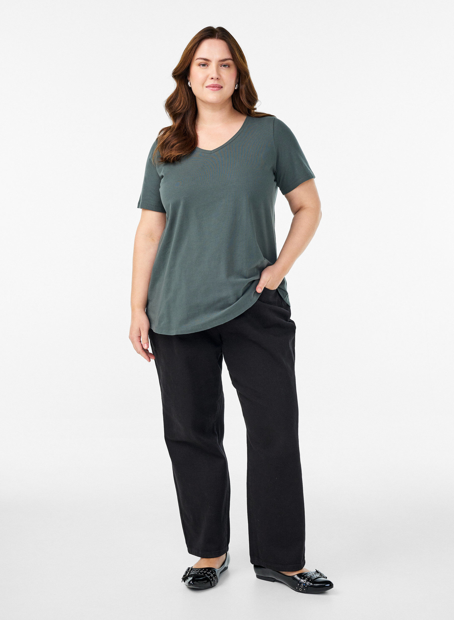 Zizzi T-shirt en coton uni basique, Vert fonc&eacute;, Model image number 1