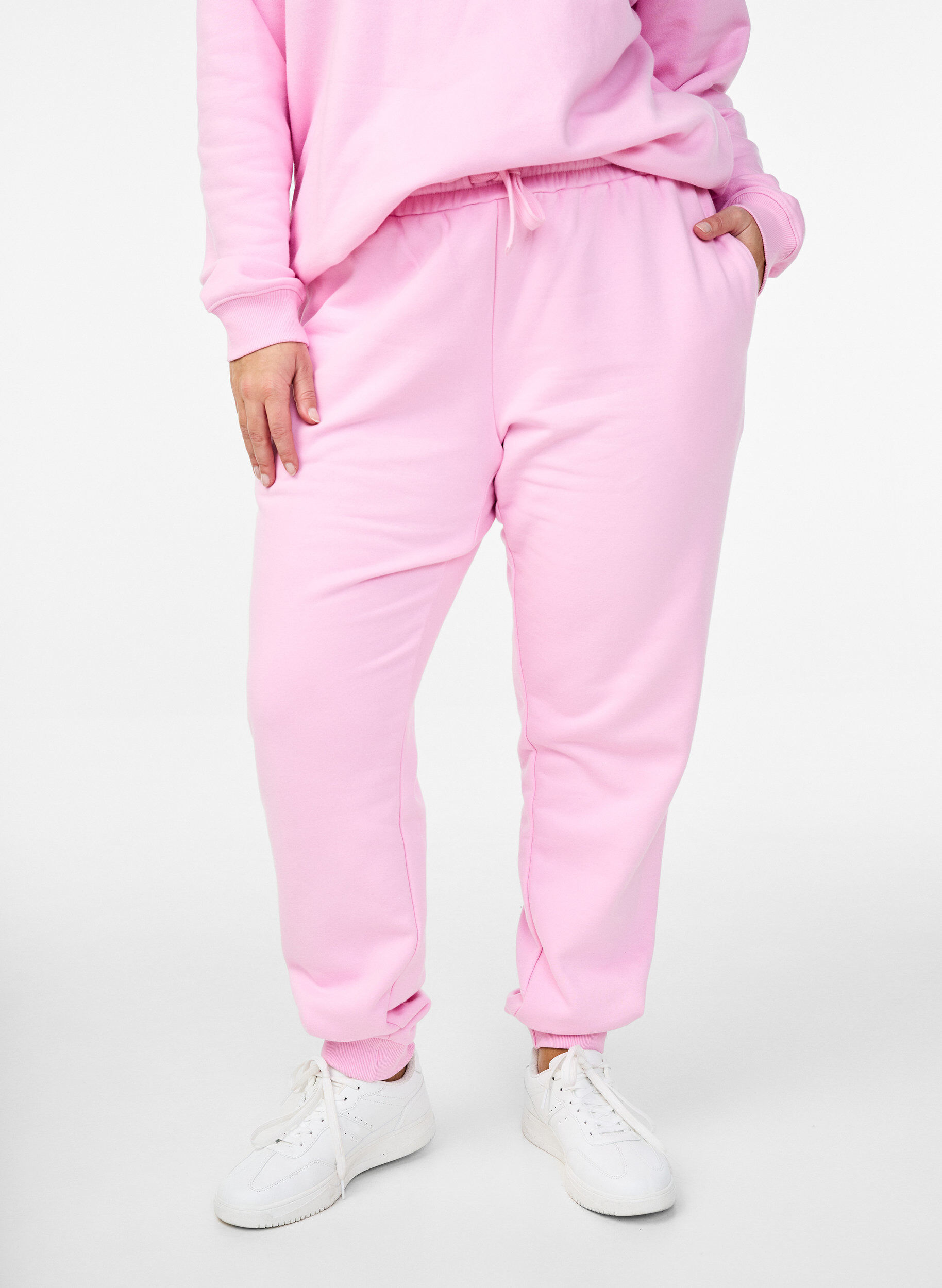 Zizzi Pantalons de surv&ecirc;tement taille haute, Rose, Model image number 2