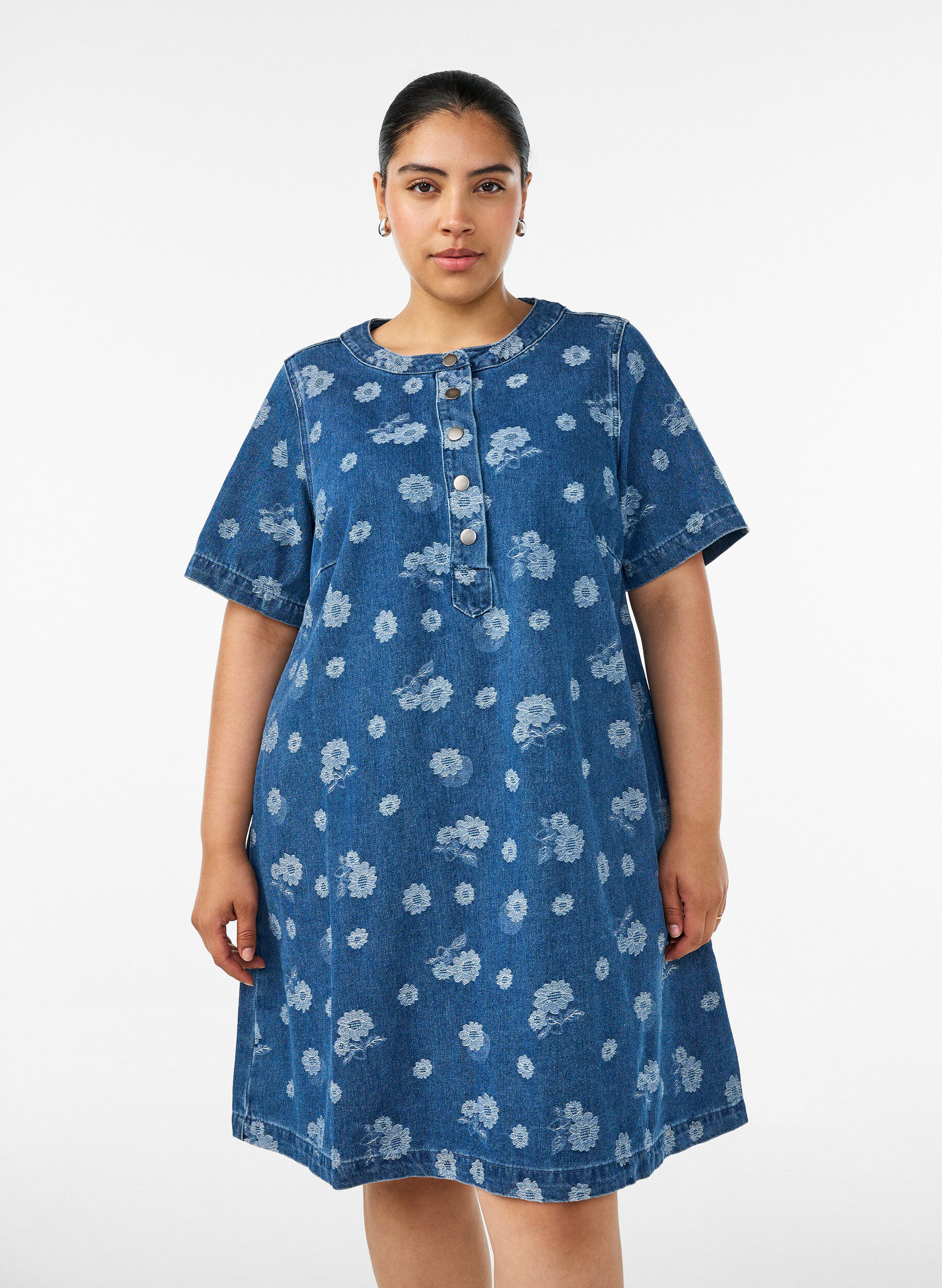 Robe en jean coupe &eacute;vas&eacute;e &agrave; motif floral, Bleu, Model