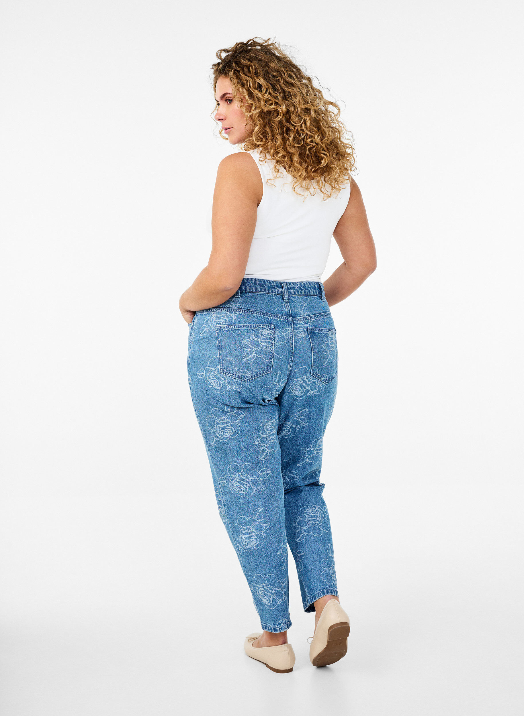 Zizzi Jeans Mille &agrave; motif floral, Bleu Clair, Model image number 1