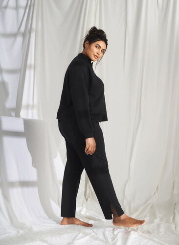 Pantalon en mélange de modal avec fente, Black, Image image number 0