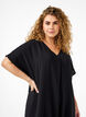 Robe &agrave; col en V en viscose, Noir, Model image number 2