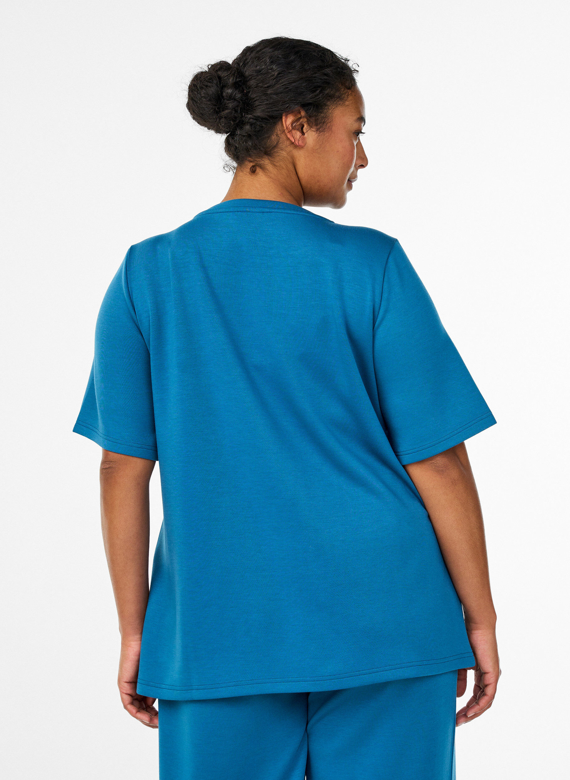 Zizzi T-shirt en modal m&eacute;lang&eacute;, Bleu p&eacute;trole, Model image number 2