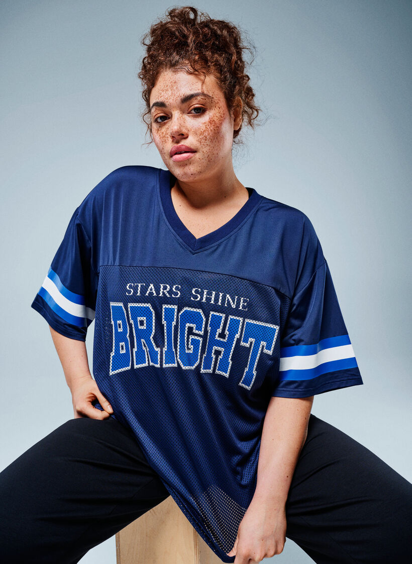 T-shirt de sport avec col V et imprim&eacute; sur le devant, Bleu, Image