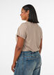 T-shirt ray&eacute; en viscose avec un col rond, Beige, Model image number 2