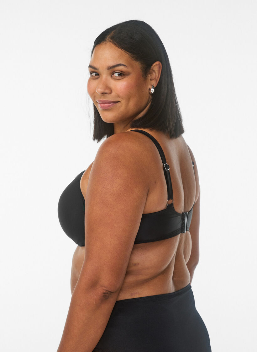 Haut de bikini avec armatures et drap&eacute;, Noir, Model image number 2