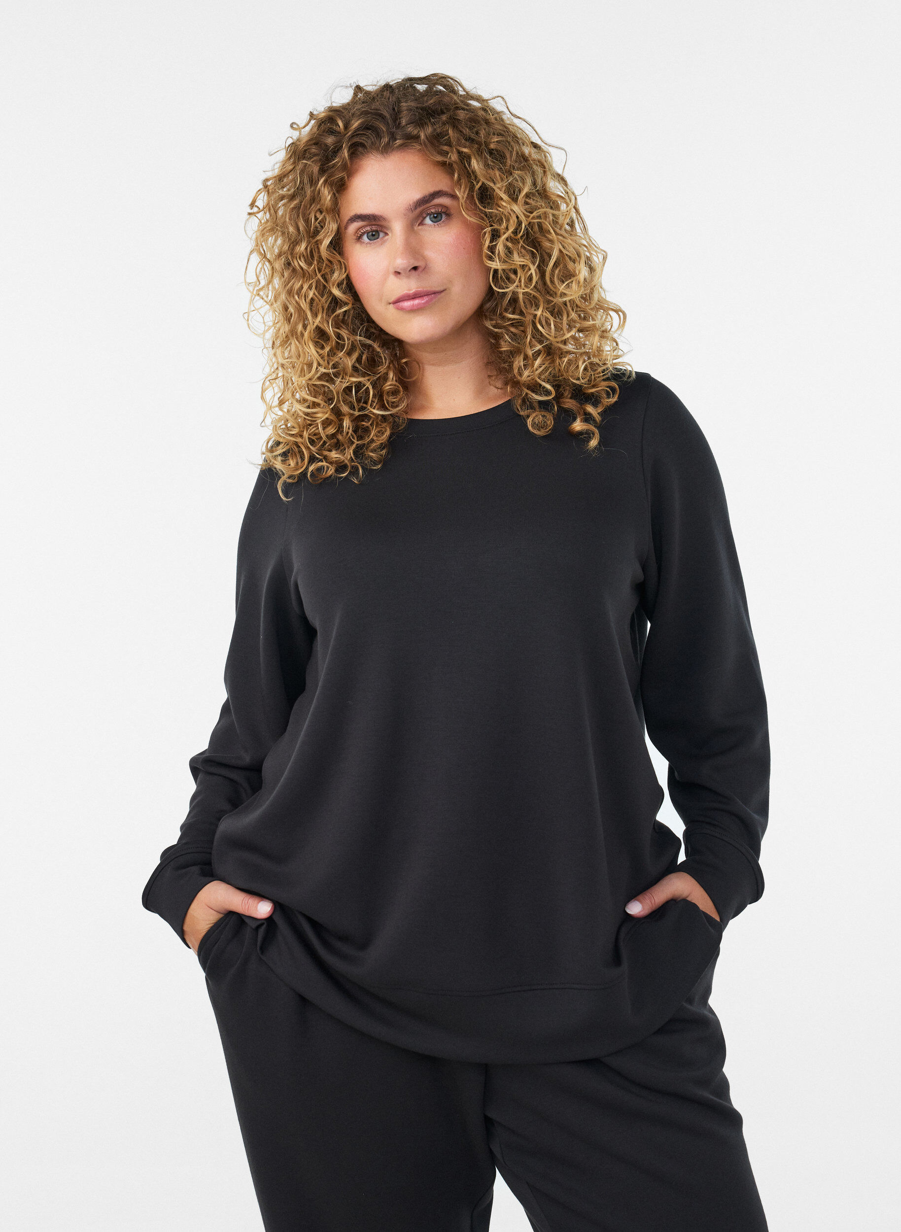 ZizziBlouse en jersey &agrave; manches longues et col rond, Noir, Model image number 0