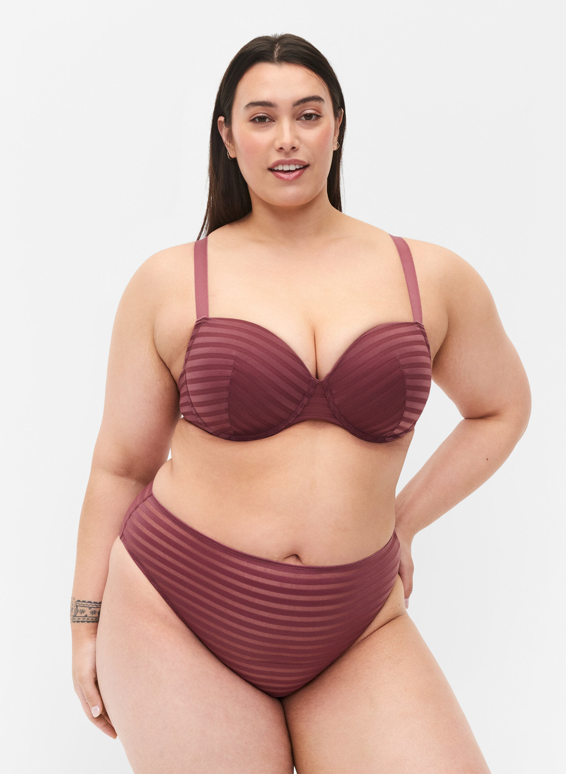 Zizzi culotte tai ray&eacute; &agrave; taille r&eacute;guli&egrave;re, Nocturne ASS, Model image number 0