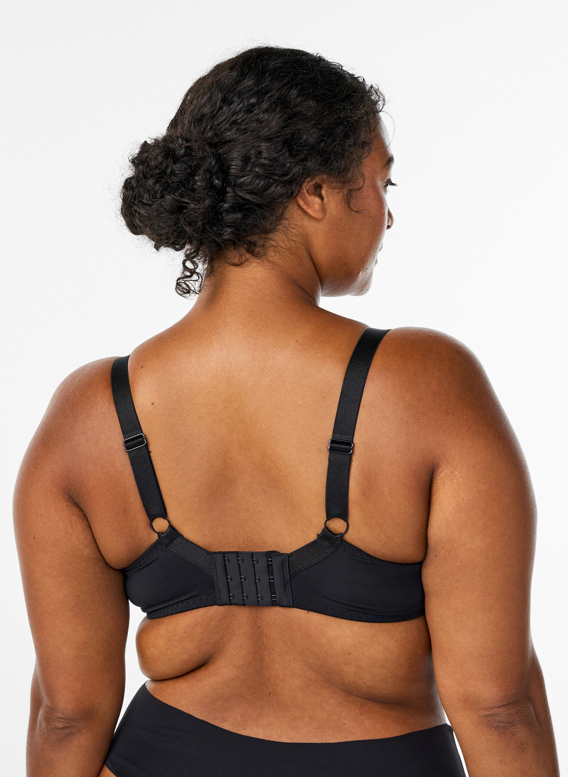 ZizziSoutien-gorge rembourr&eacute; en dentelle avec armatures, Noir, Model image number 2