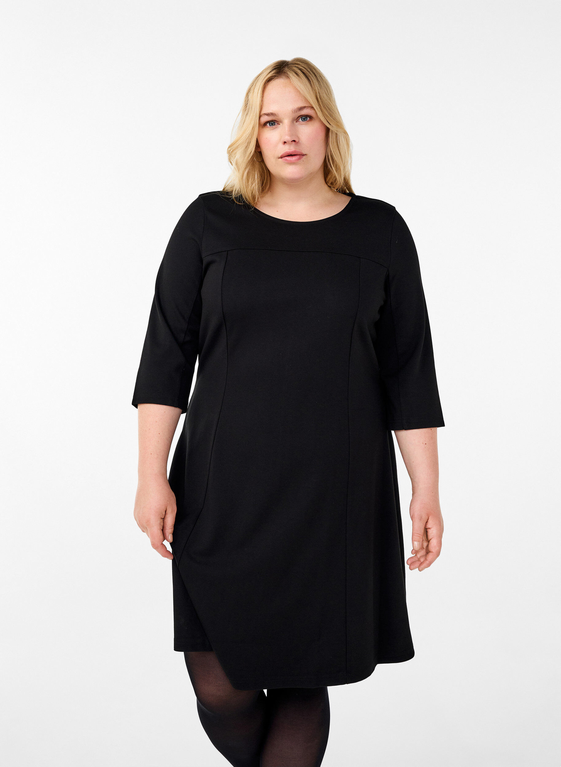 Robe &eacute;vas&eacute;e manches 3/4, Noir, Model
