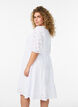 Robe en broderie anglaise avec col en V et manches mi-longues, Blanc, Model image number 2