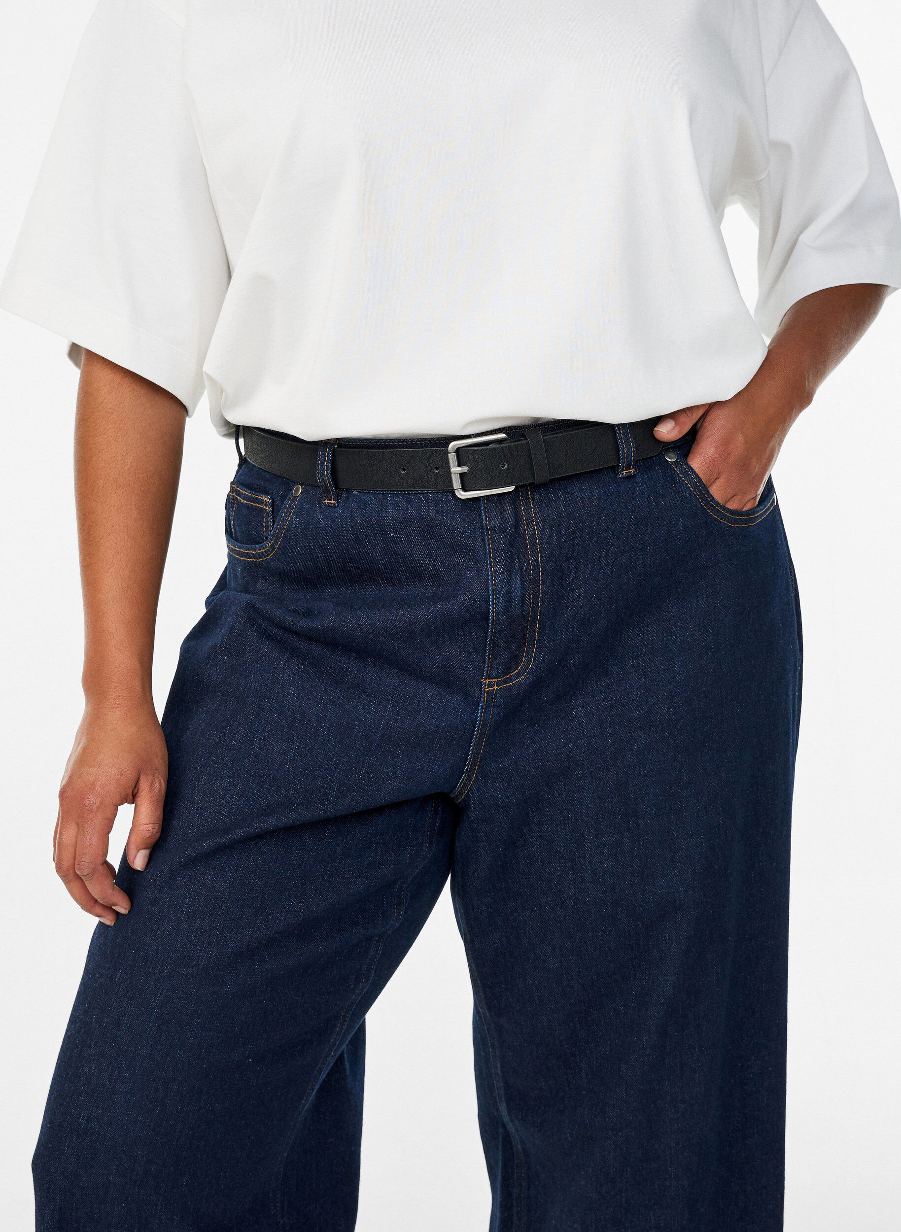 Ceinture en cuir m&eacute;lang&eacute; avec boucle classique, Noir, Model