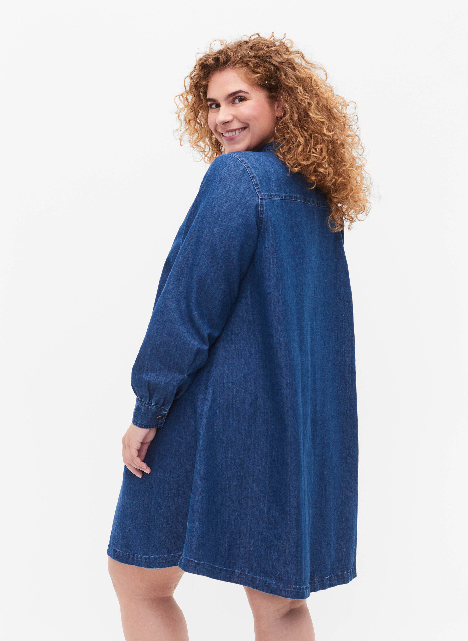 Zizzi Robe en jean &agrave; manches longues, Blue denim, Model image number 1
