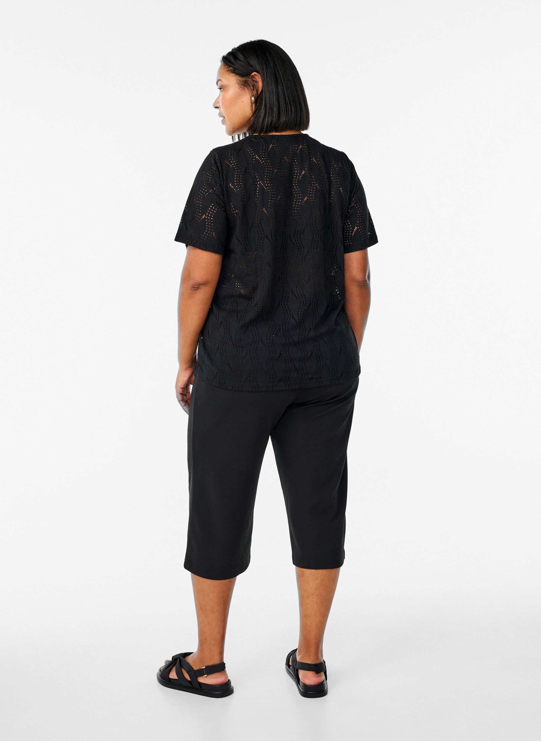 Zizzi Culotte taille haute &agrave; coupe ample, Noir, Model image number 2