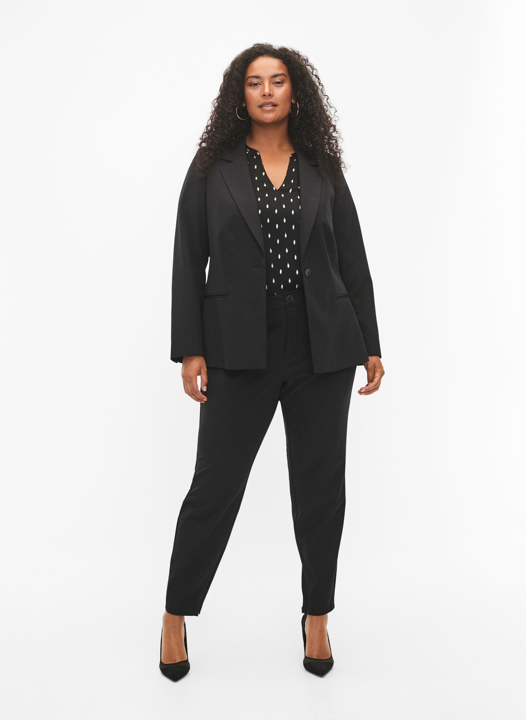 Zizzi Blazer avec une fermeture &agrave; bouton unique, Black, Model image number 2