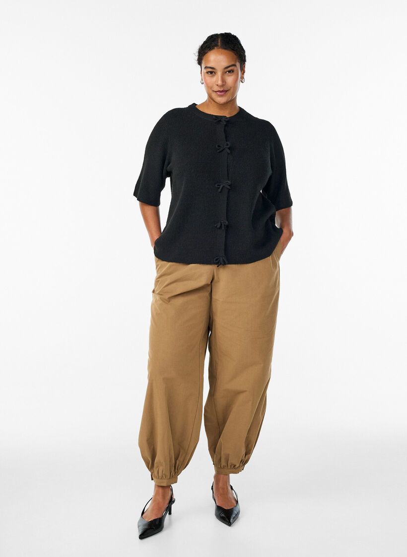 Cardigan en maille &agrave; manches courtes avec des n&oelig;uds, Noir, Model image number 1