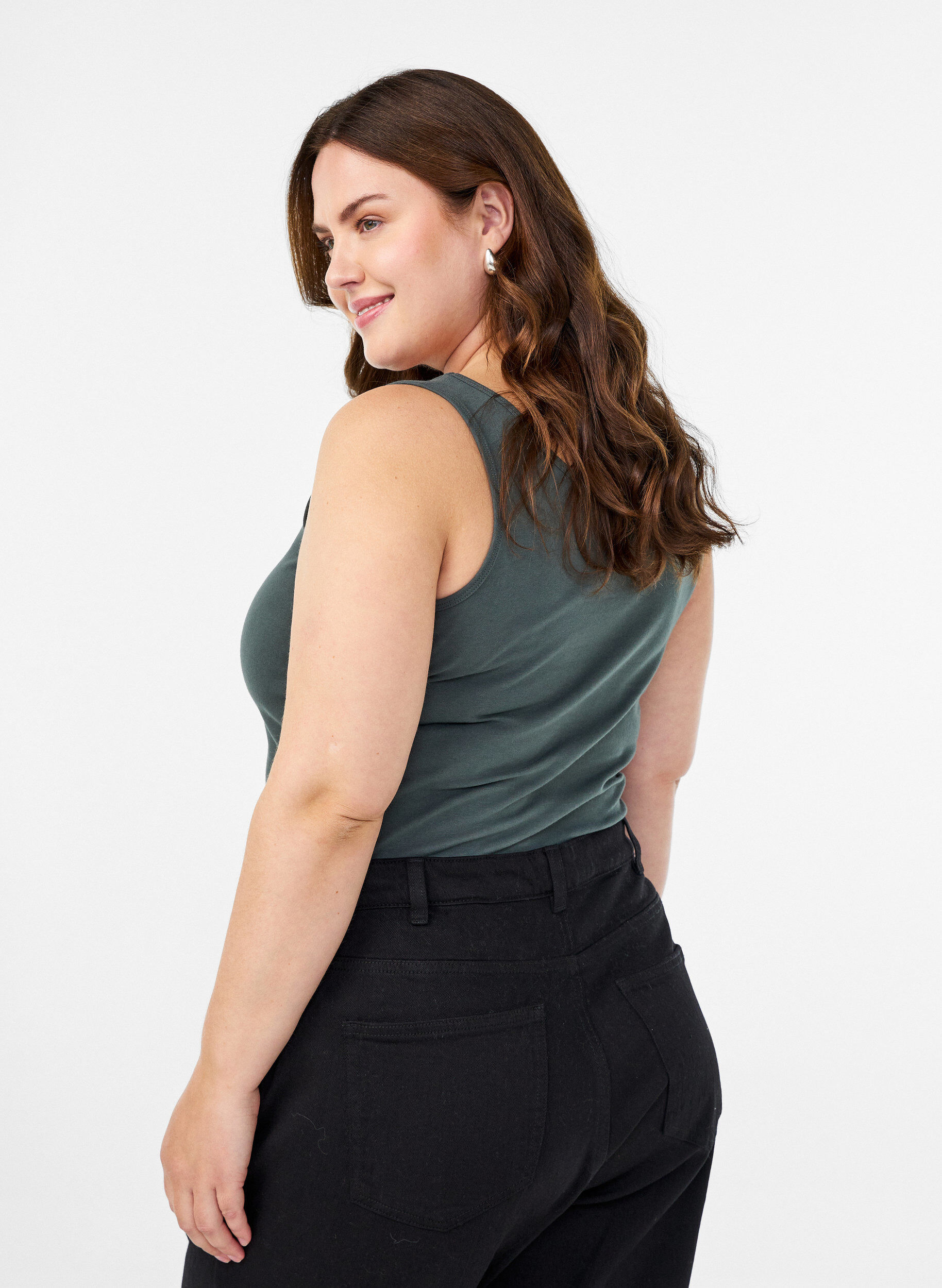 Zizzi Haut uni Basic en coton, Vert fonc&eacute;, Model image number 2