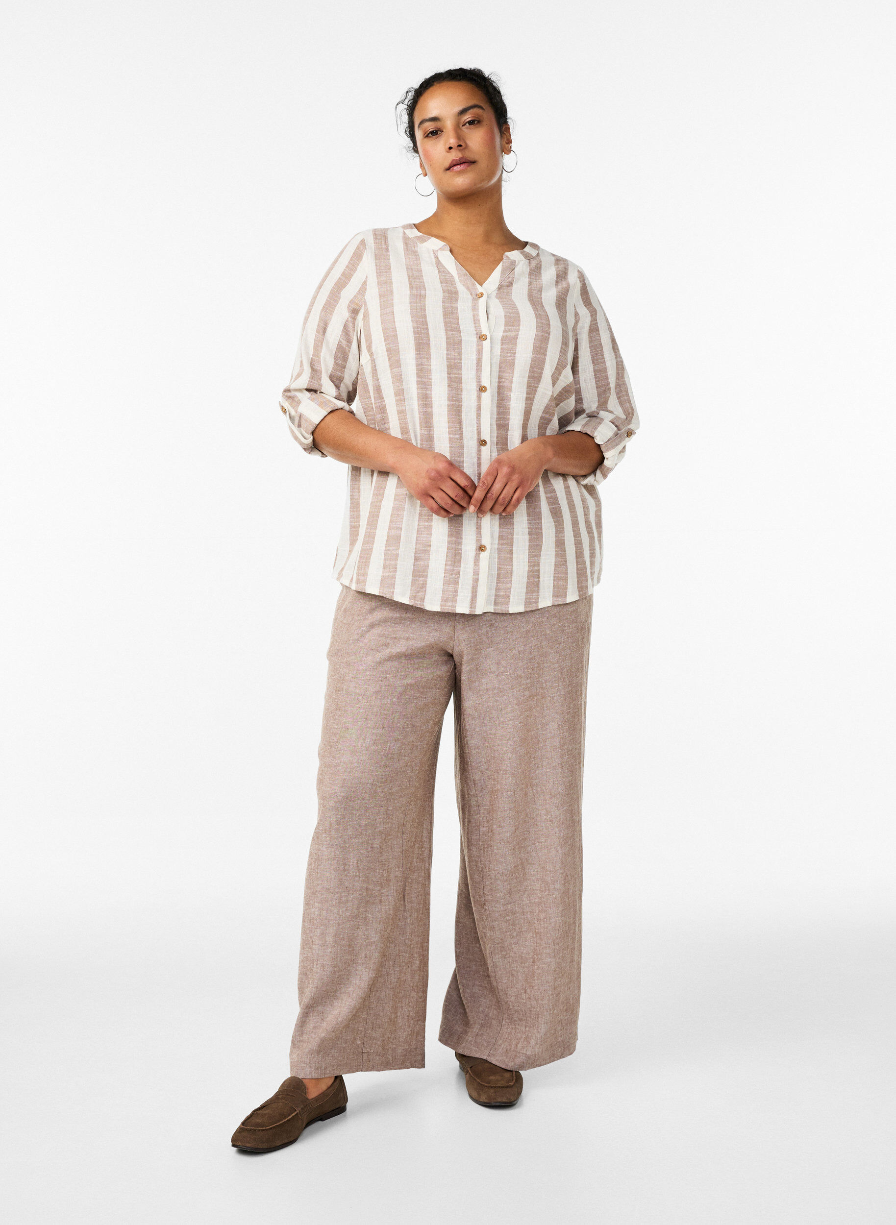ZizziChemisier en coton avec col en V, Beige, Model image number 1