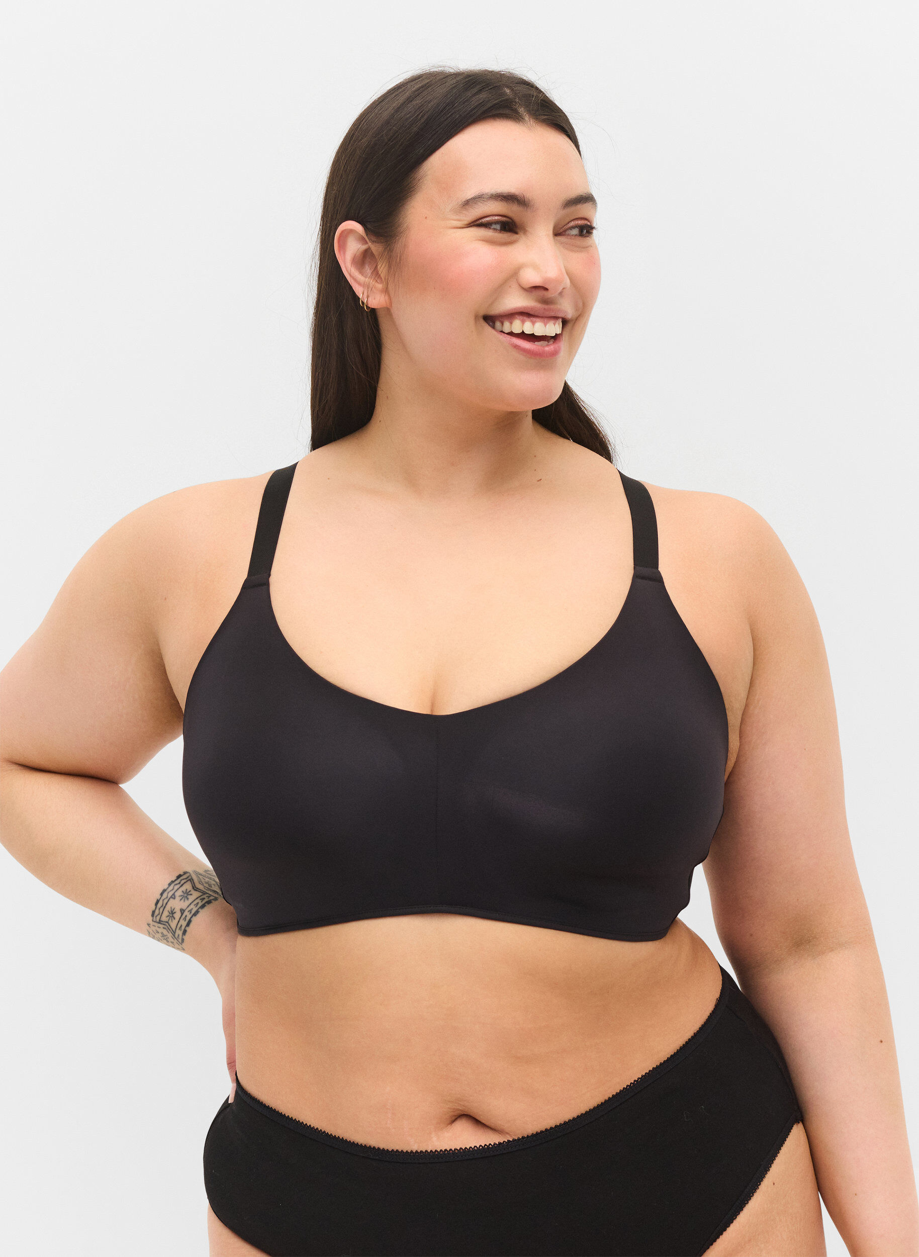 Soutien-gorge avec bonnets rembourr&eacute;s, Noir, Model