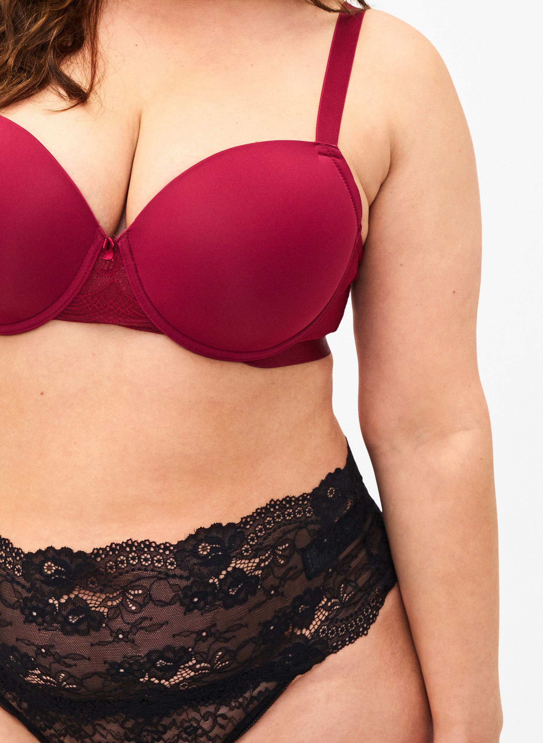 Zizzi Soutien-gorge moul&eacute; en tulle, Rouge, Model image number 2