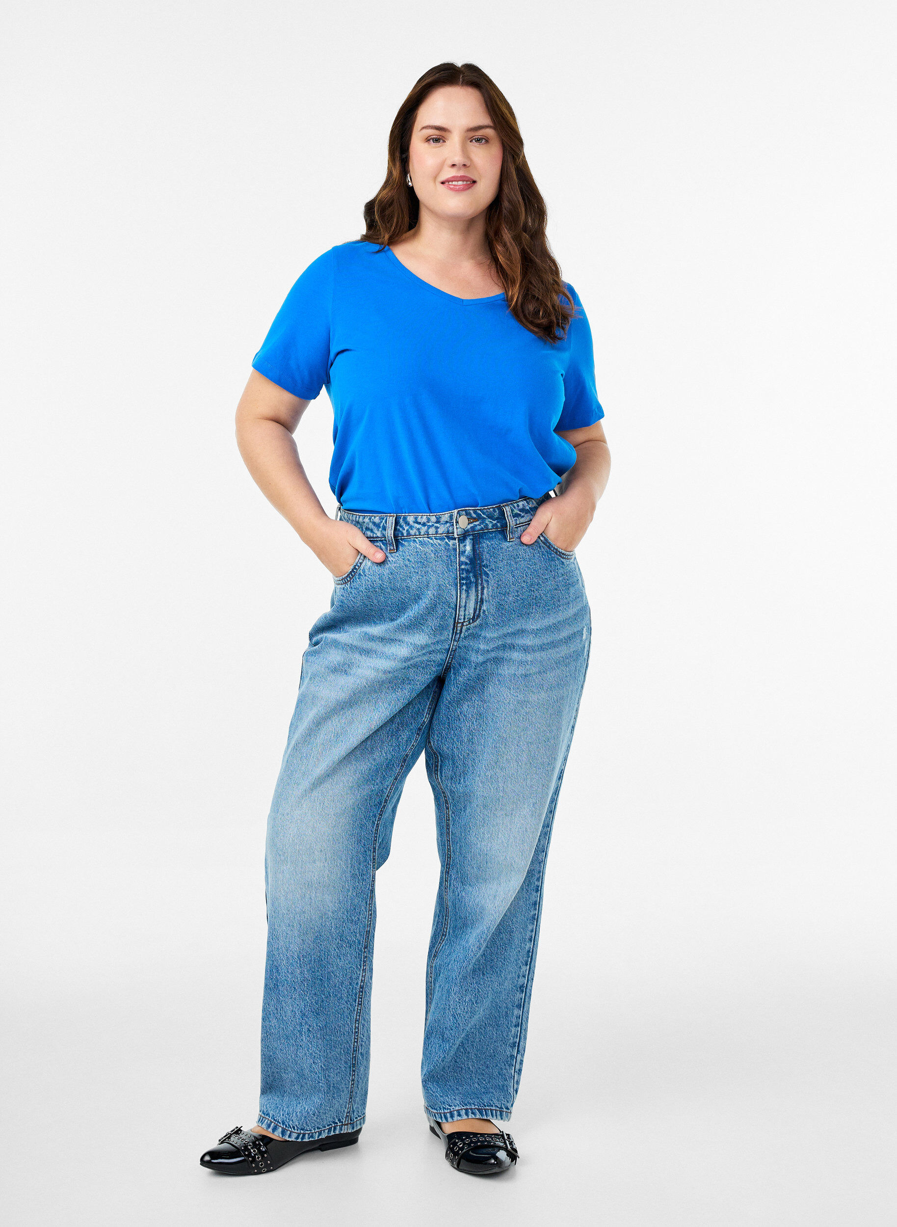 Zizzi T-shirt basic uni en coton, Bleu, Model image number 1