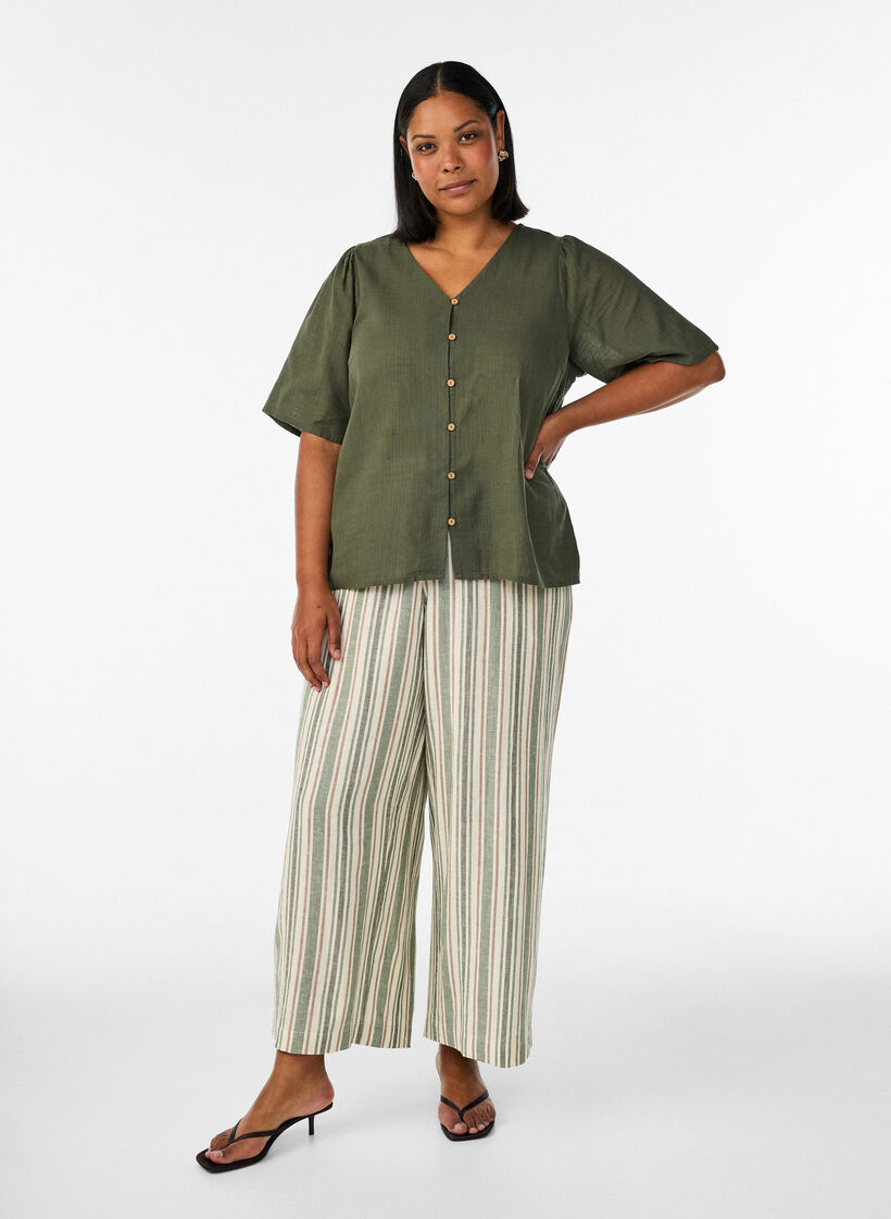 Chemise en coton &agrave; manches courtes avec col V, Vert, Model image number 1