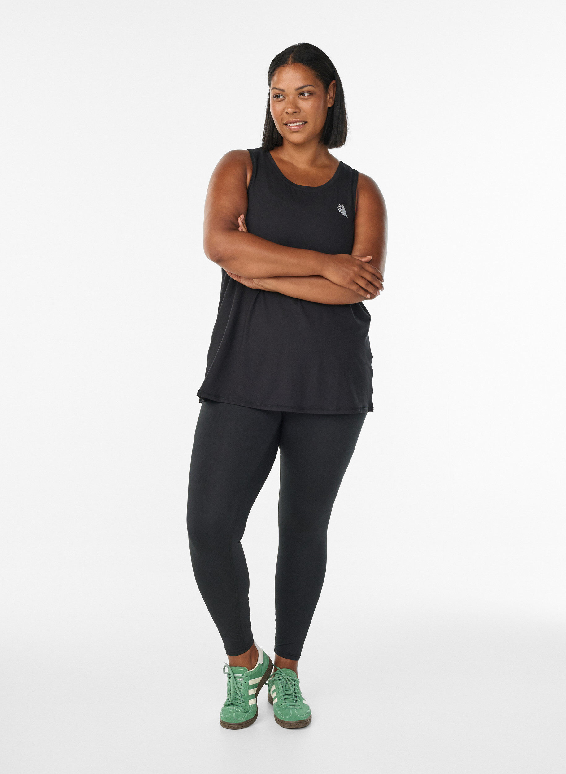 Zizzi Haut de sport de couleur unie avec un col rond, Noir, Model image number 1