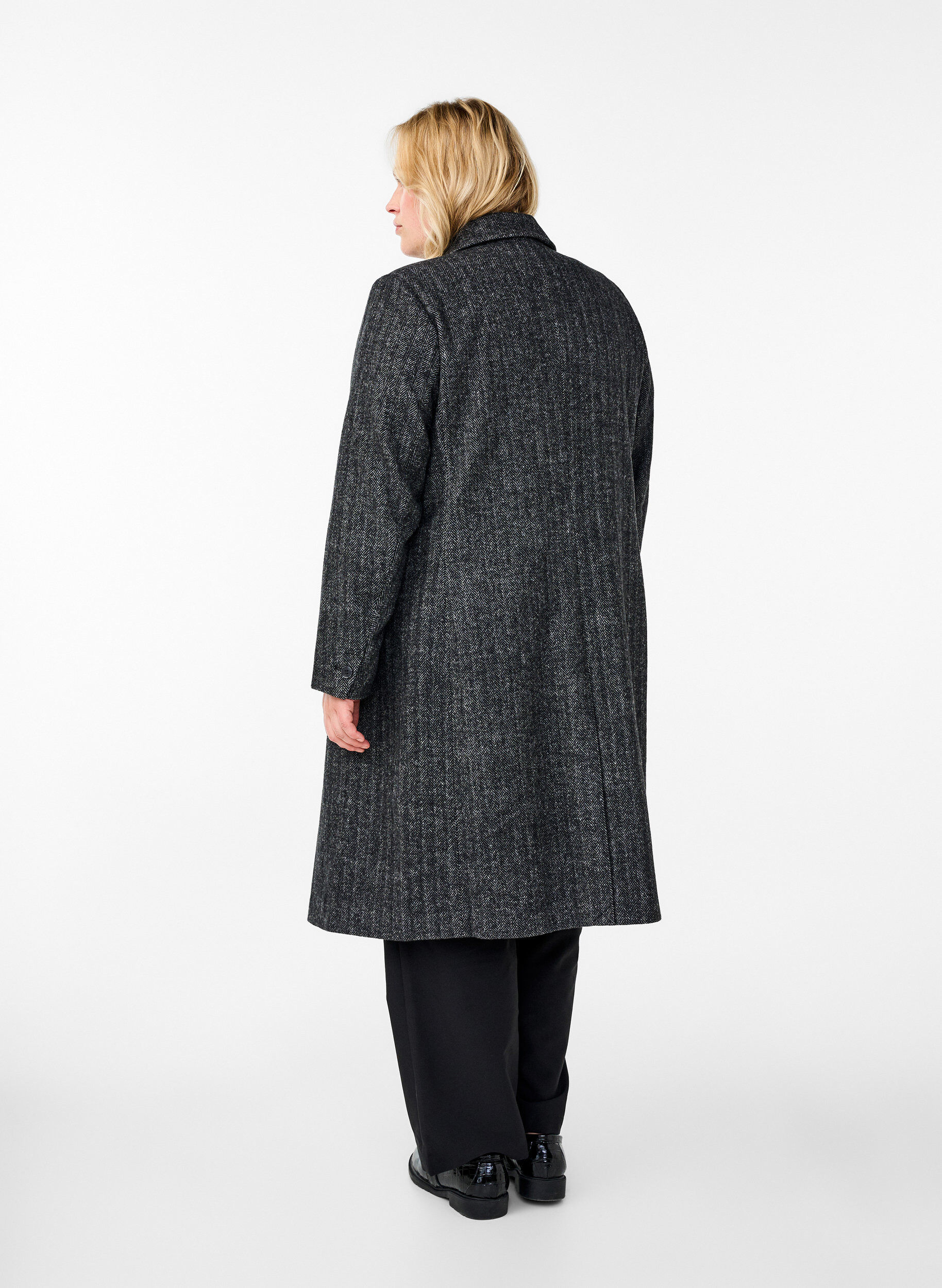 Zizzi Manteau long en laine &agrave; chevrons, Dark Grey Melange, Model image number 1