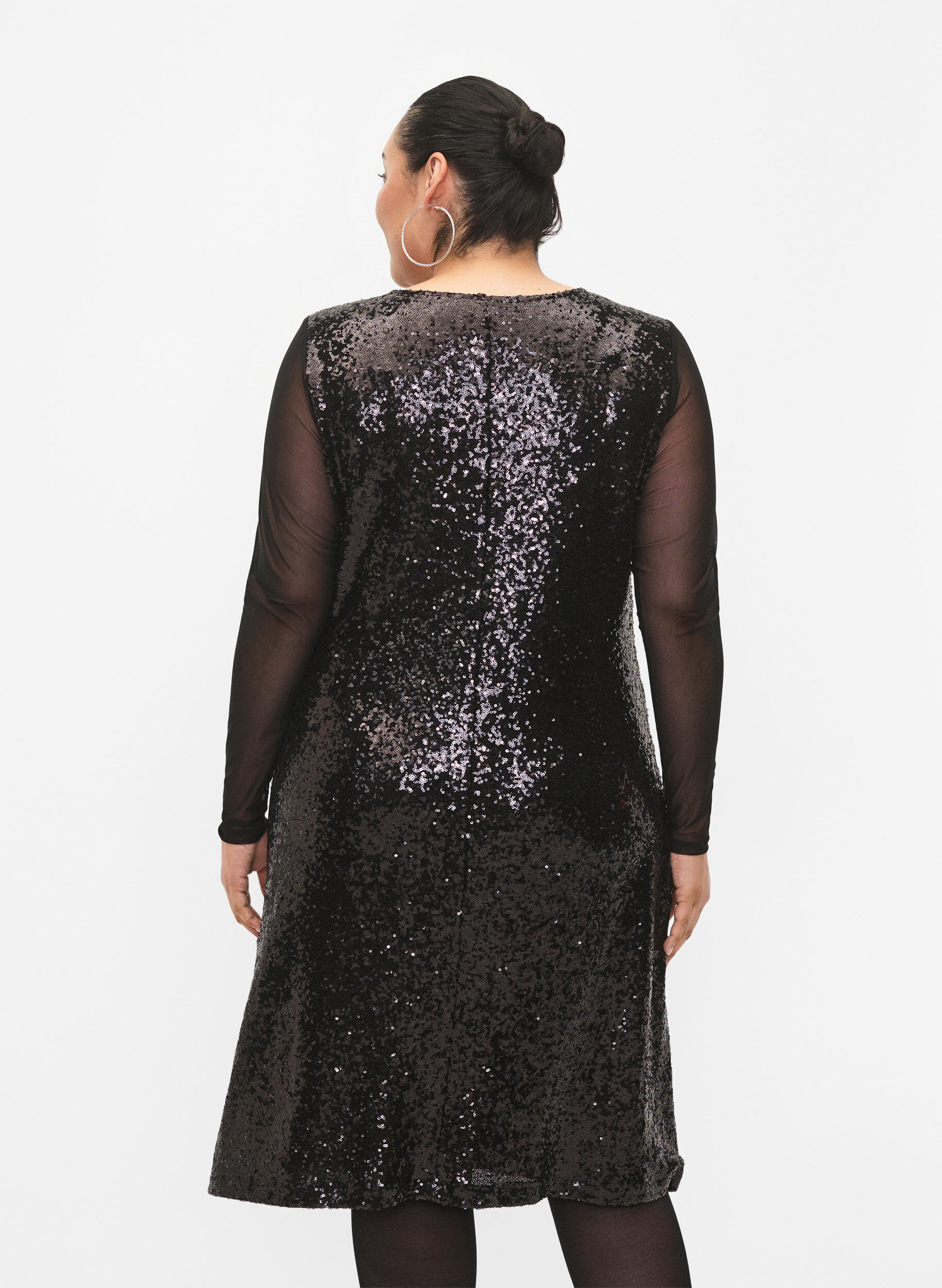 Zizzi Robe &agrave; paillettes &agrave; manches longues, Black, Model image number 1