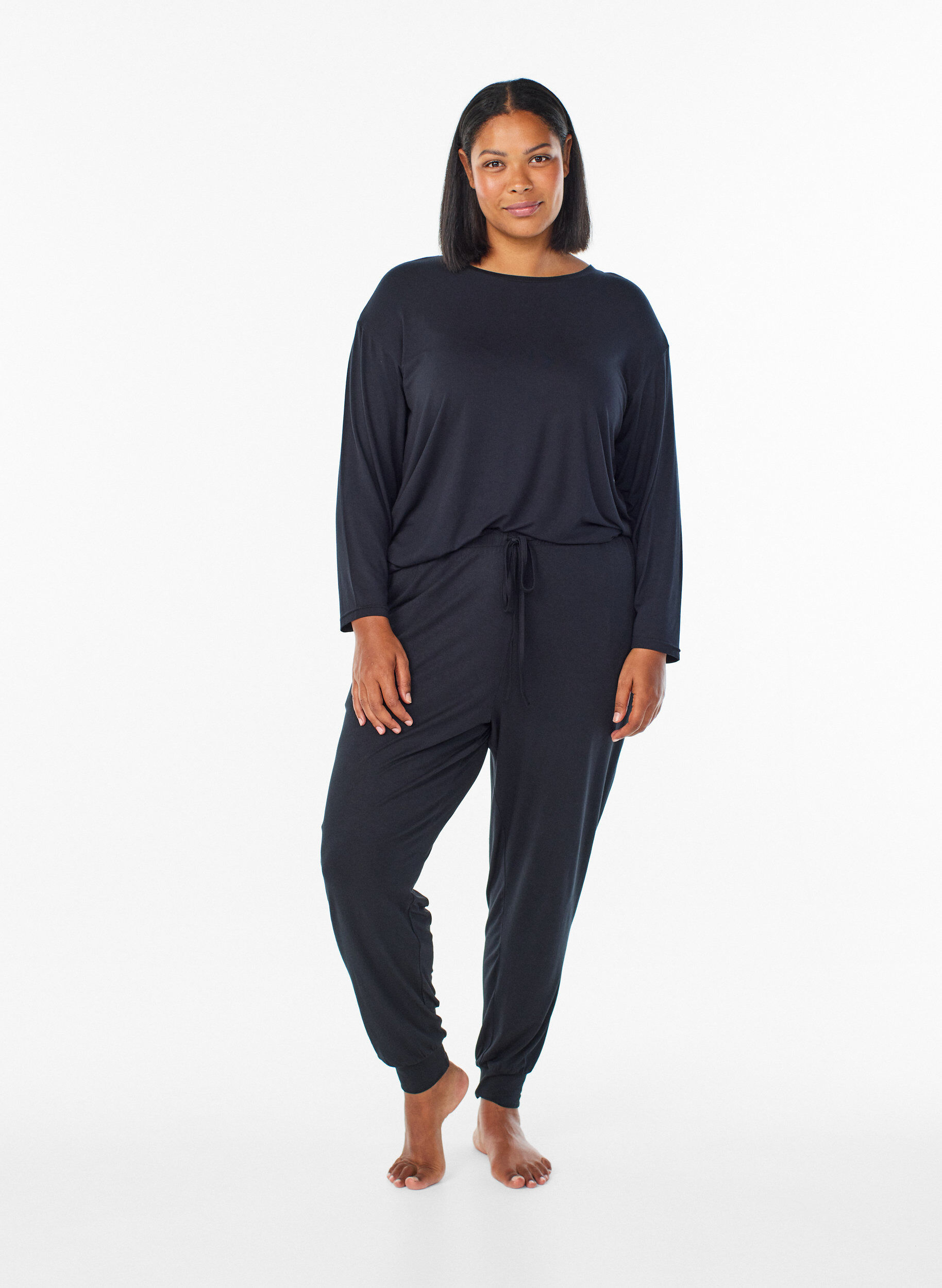 Zizzi Blouse de nuit en modal avec manches longues, Noir, Model image number 1